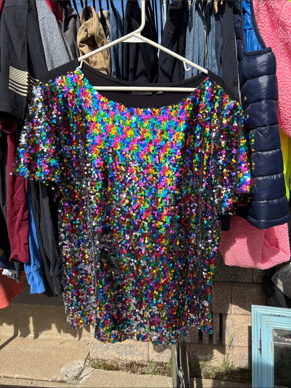 New York & Company Multicolor Sequin Short Sleeve Top
